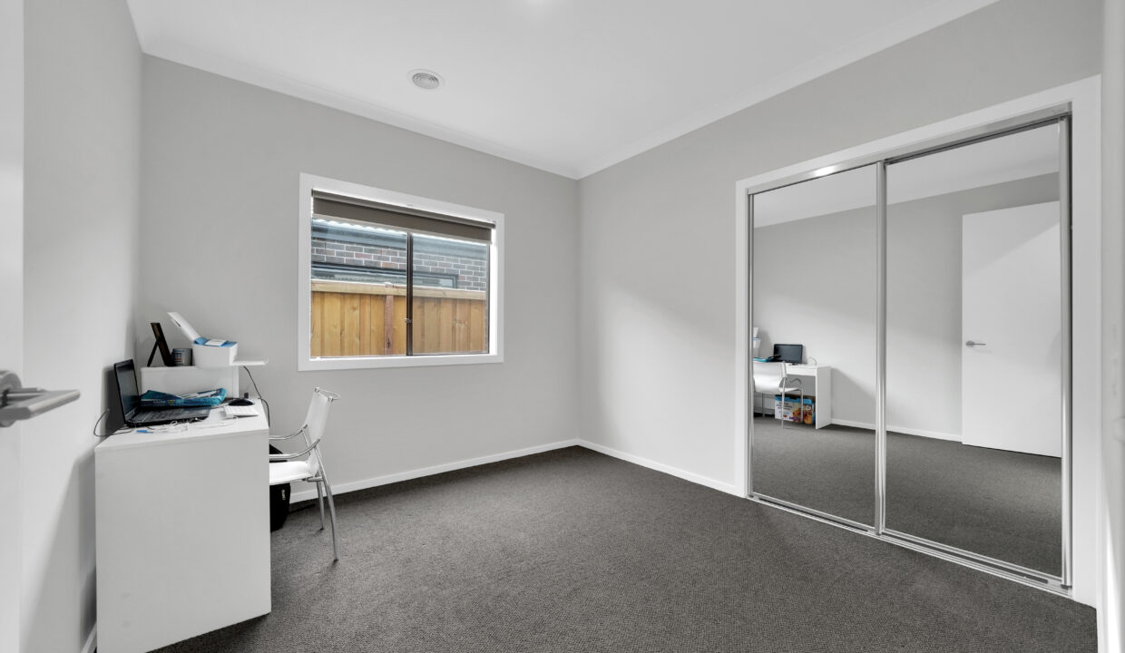 128291073__1733960774-122251-03