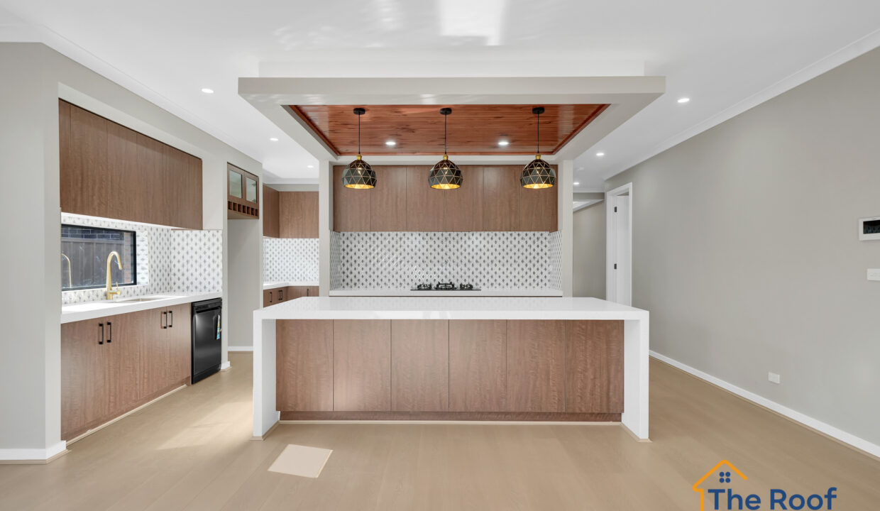 135298486__1739341665-194466-07