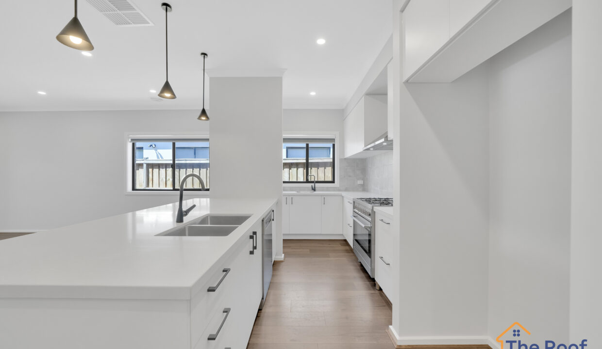 137236668__1740542685-175740-09