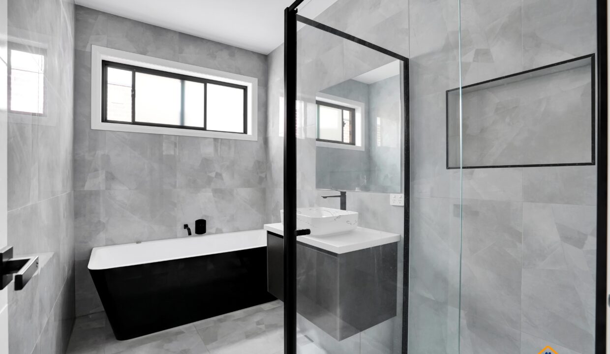 135482962__1739420354-135482962__1739420104-135482962__1739420047-175176-05