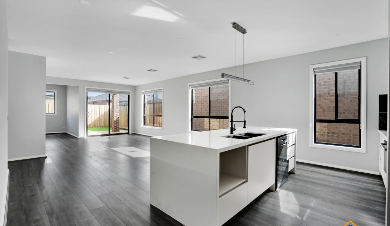 135483032__1739420354-135483032__1739420104-135483032__1739420058-175544-08