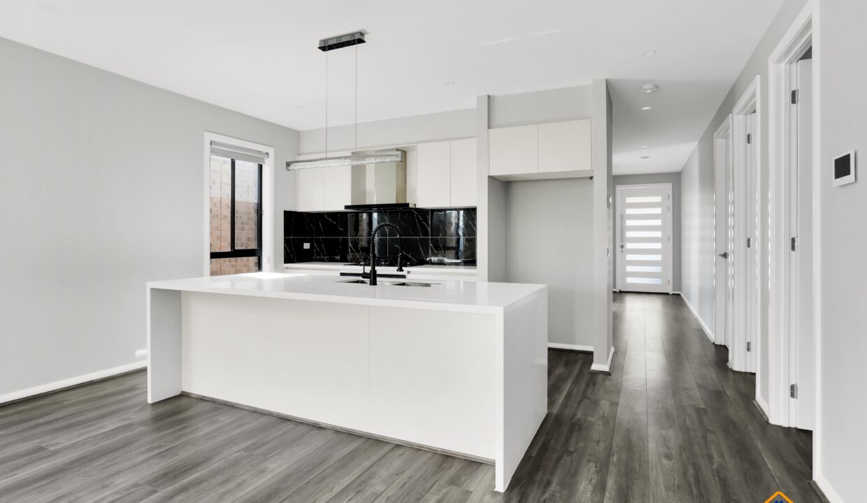 135483070__1739420354-135483070__1739420105-135483070__1739420073-163975-012