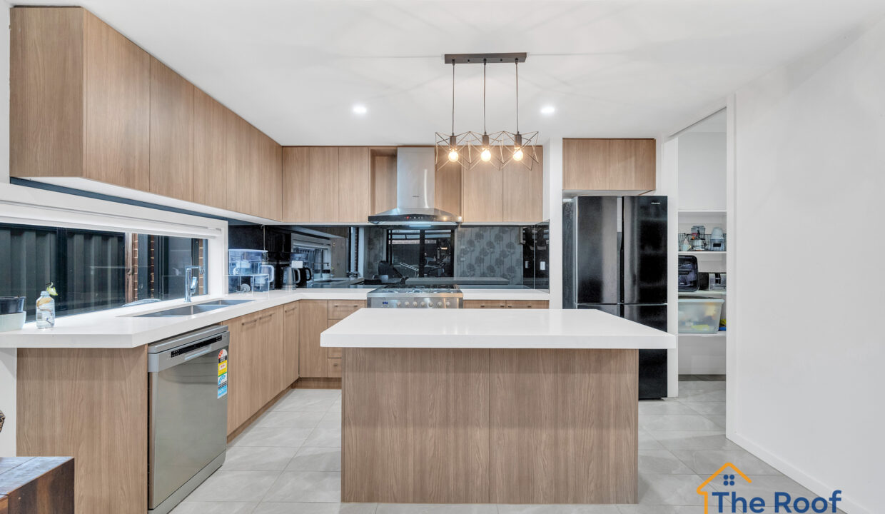 157032510__1753672684-67760-09