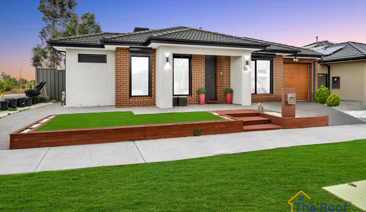 157032737__1753672710-67754-018GRASSDeclutter