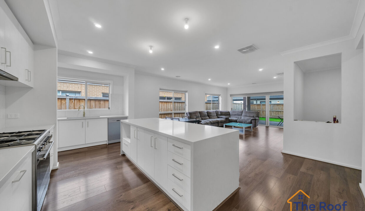 161082969__1756271111-78235-OSMEDIA-9