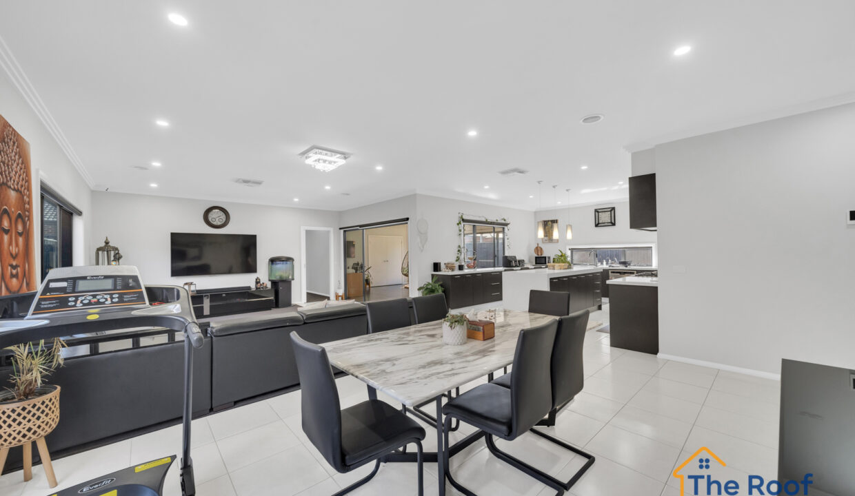 163925644__1758082877-83312-OSMEDIA-91