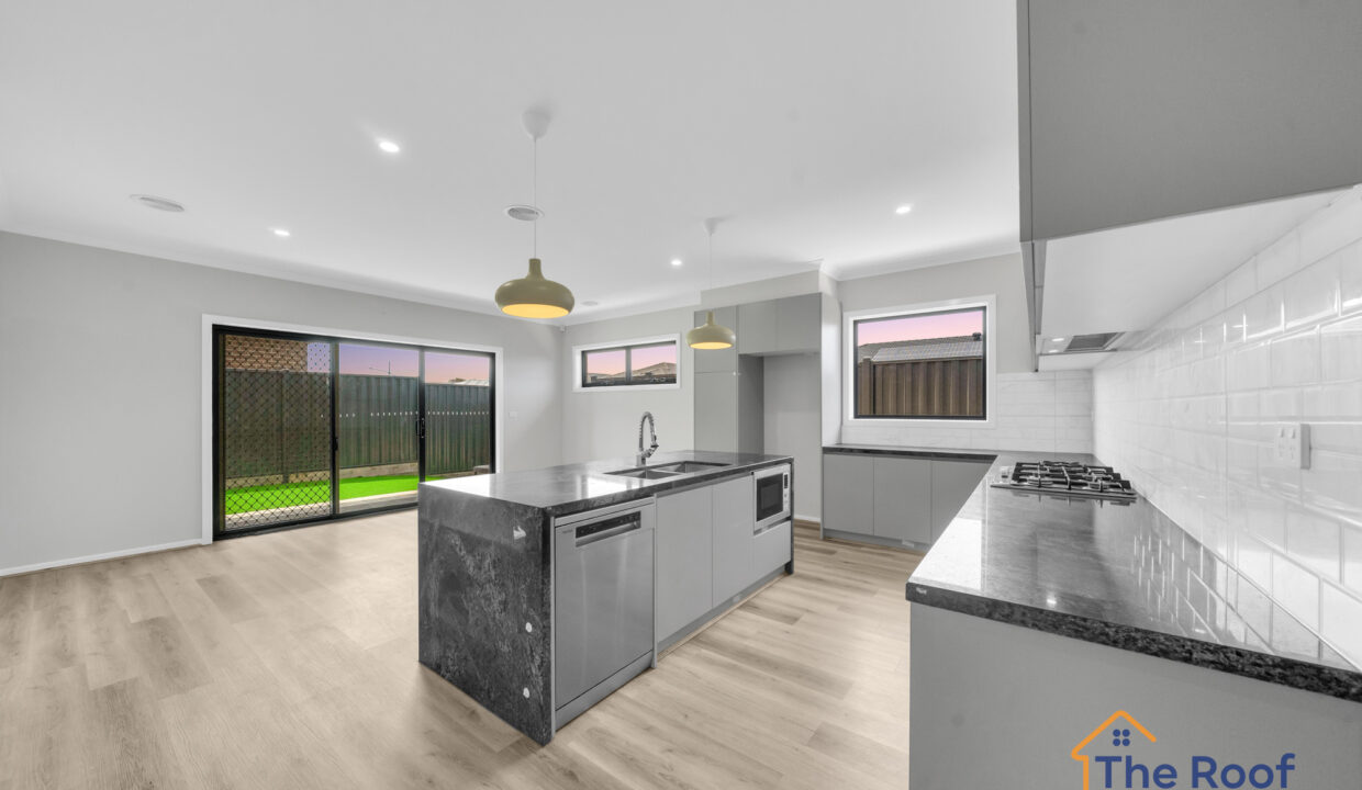 174898361__1763089824-60383-OSMEDIA-9