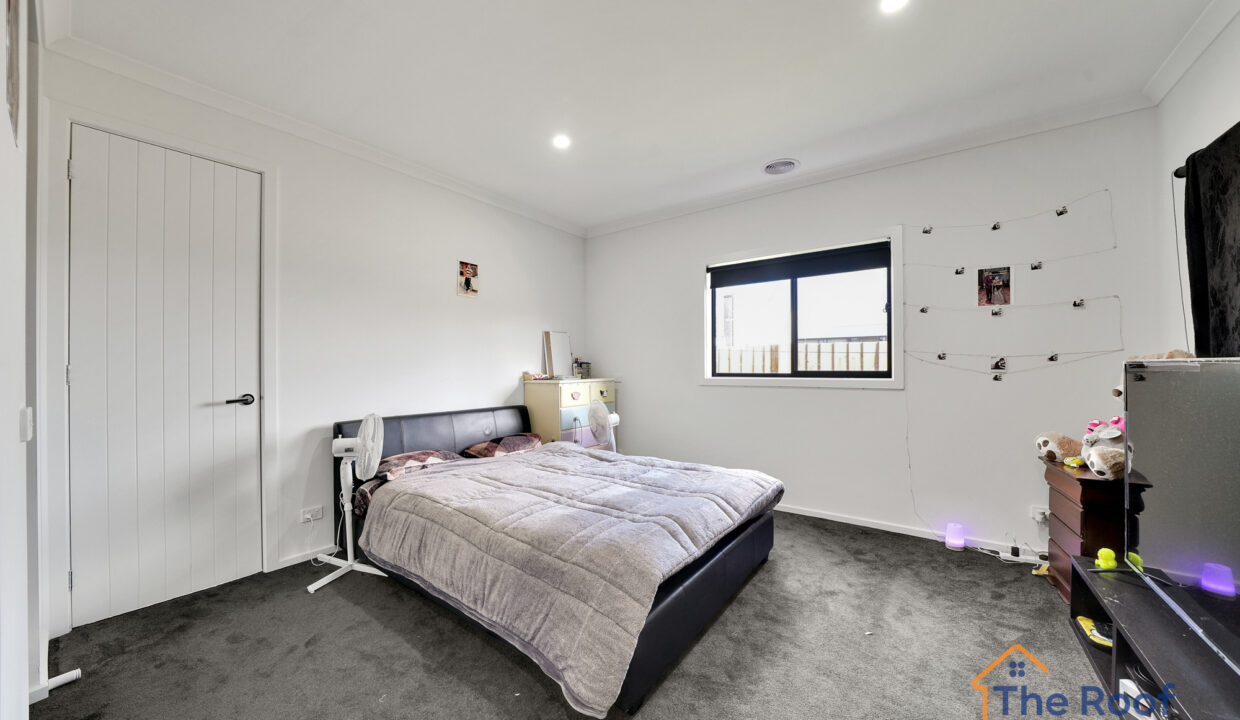 194633021__1774853265-103836-07